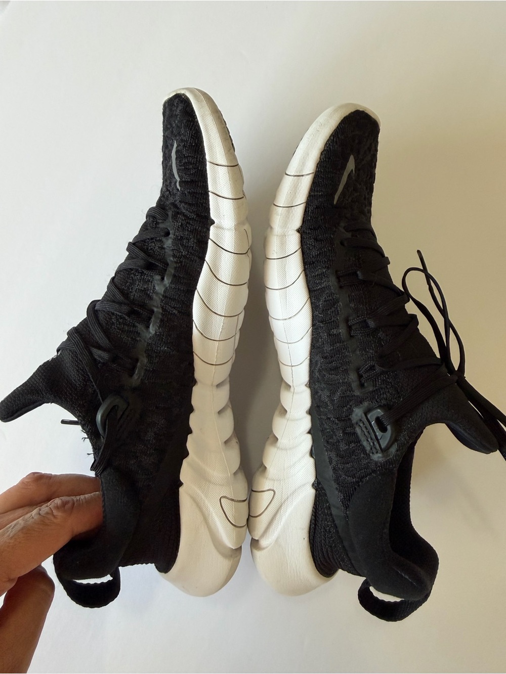 Nike Free Run 5.0 Women’s Size 6 Black White Running Shoes CZ1891-001 - Picture 7 of 8